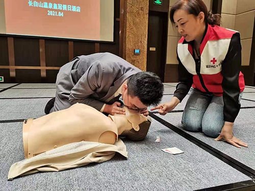 “護(hù)航長白山旅游服務(wù)，獻(xiàn)禮建黨百年”救護(hù)培訓(xùn)活動(dòng)